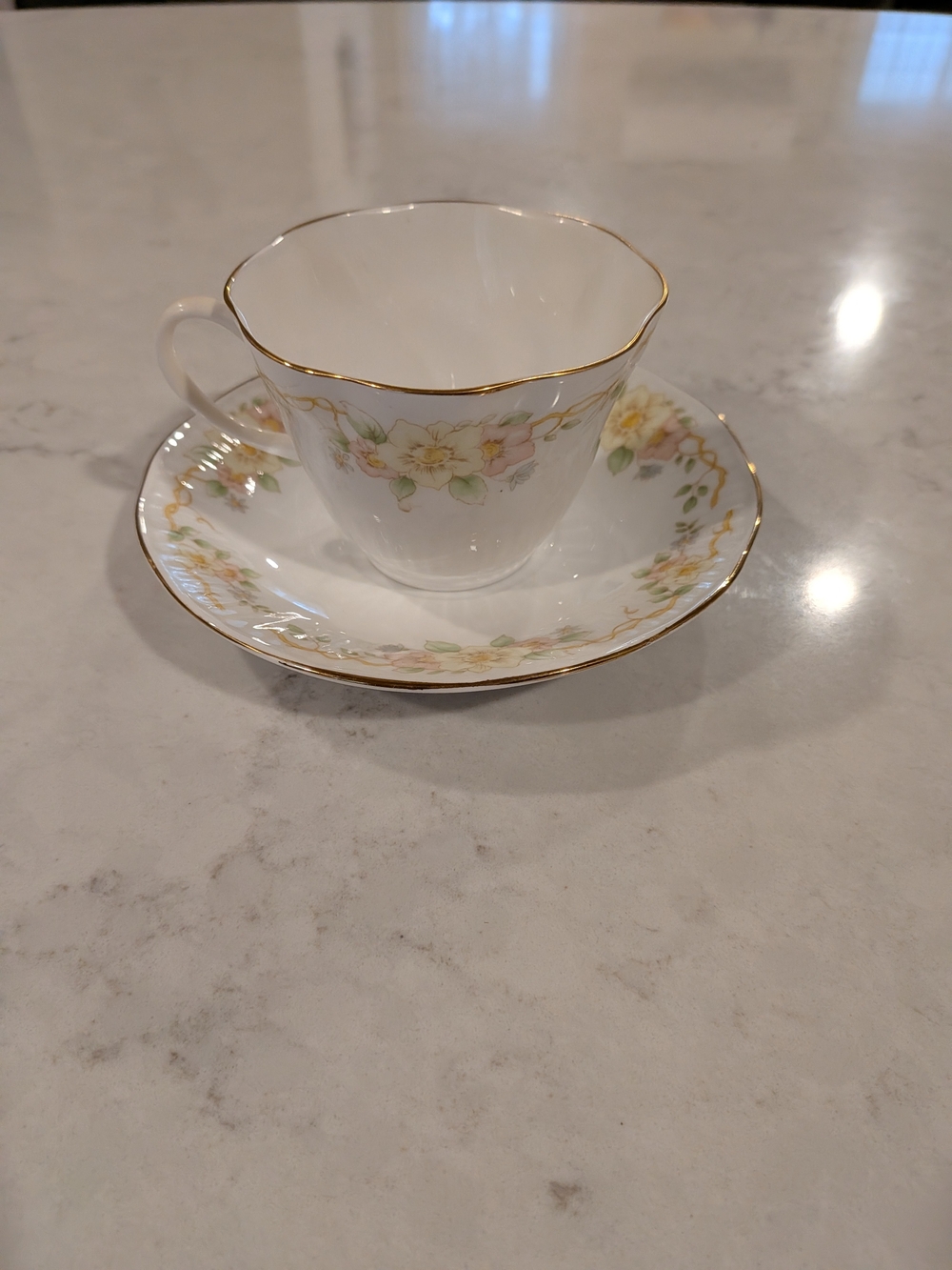 Royal Dover Bone China Made In Engl  Elegant White Porcelain Tea Cup and Saucer